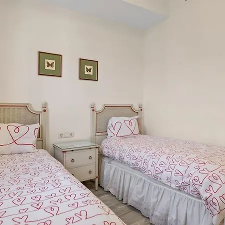 Fancy 2 Bedroom Apart In Las Mimosas, Cabopinos